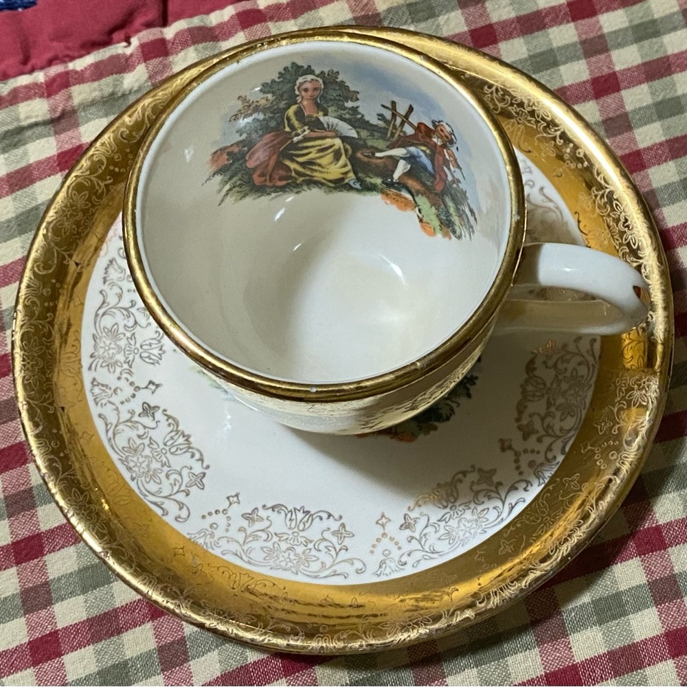 Teacup and Saucer Set 22k Gold Paint Chicago, Ill. Vintage Spelling of Illinois
